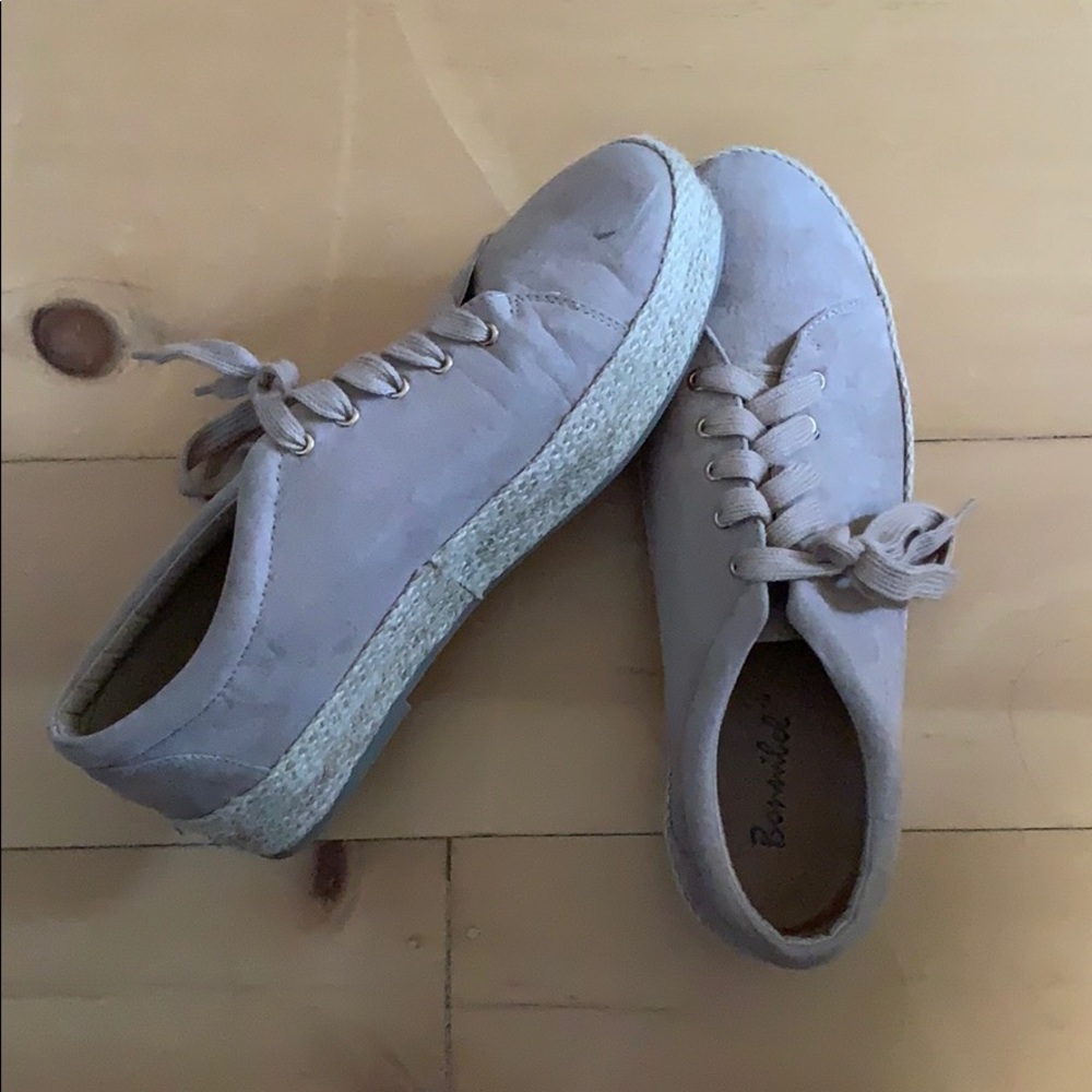 Shoes size 10